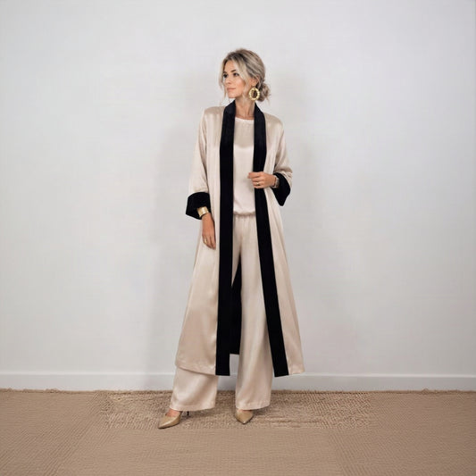 Kimono cift taraflı kullanılabilir